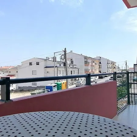 Bricks & Apartment Peniche